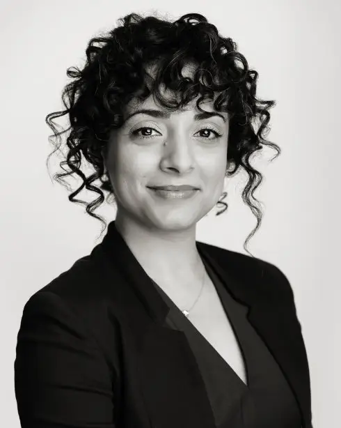 Mojan-Farshchi-Immigration-Lawyer-Canada-MKS-Immigration-Law-BW